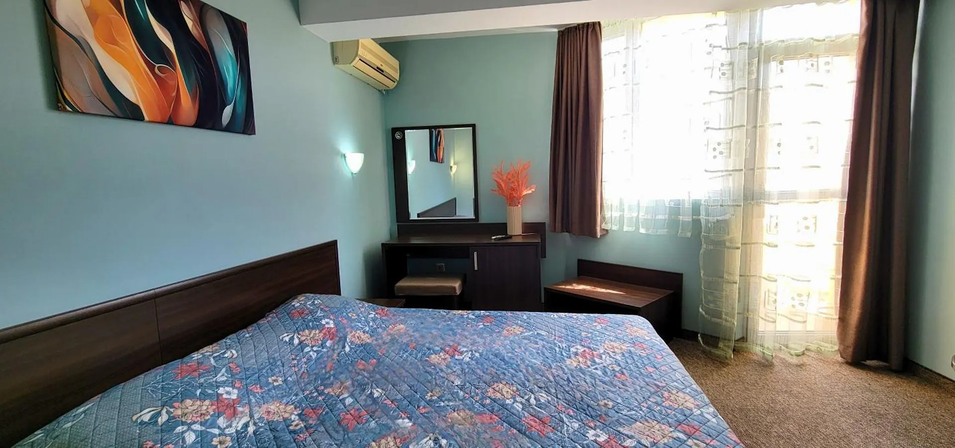 Hotel Bijou Burgas 3*,