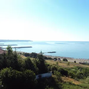 Hotel Lazuren Briag