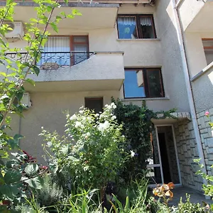 Penzion Izgrev Sarafovo